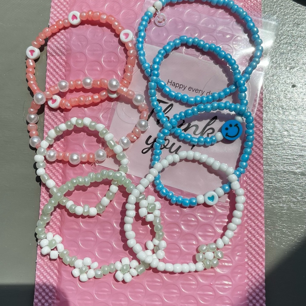 Bundle of 8 preppy bead bracelets